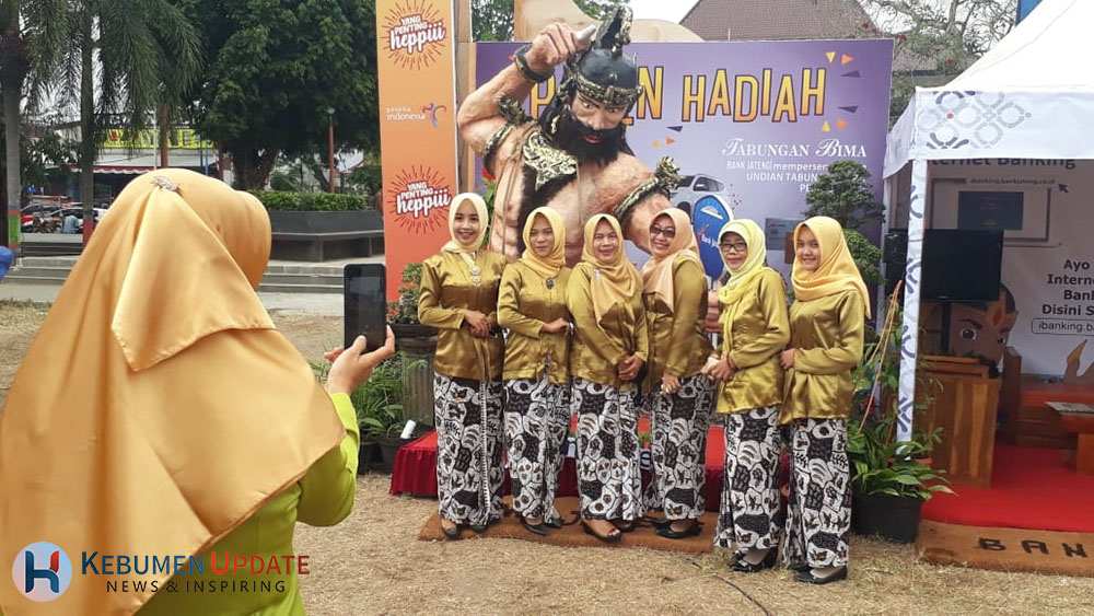 Maskot Tabungan Bima Jadi Favorit Selfie di Kebumen Expo 2019