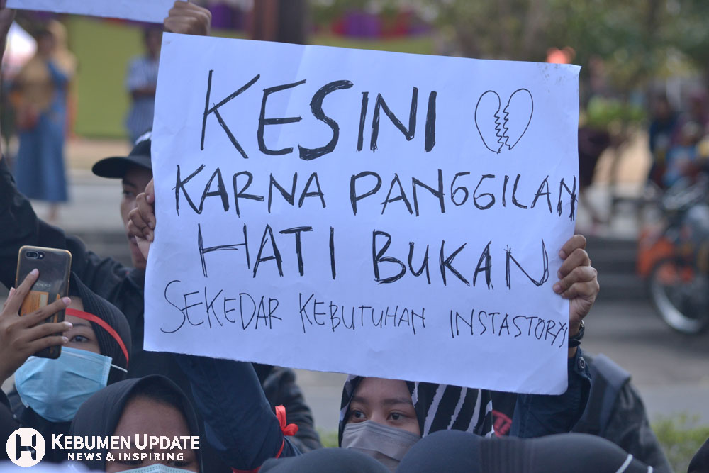 Mahasiswa Demo di DPRD Kebumen, Ini Tuntutannya