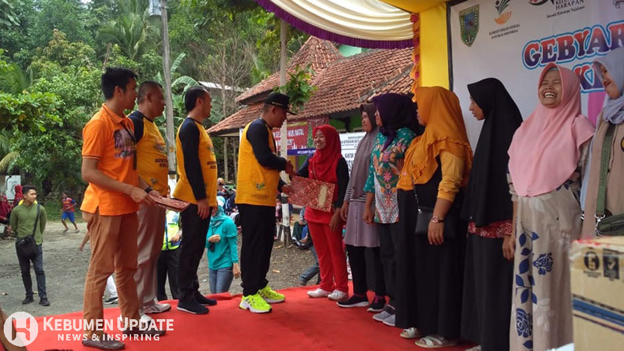 105 KPM PKH Kecamatan Ayah Wisuda Mandiri, Wabup Kebumen Beri Apresiasi