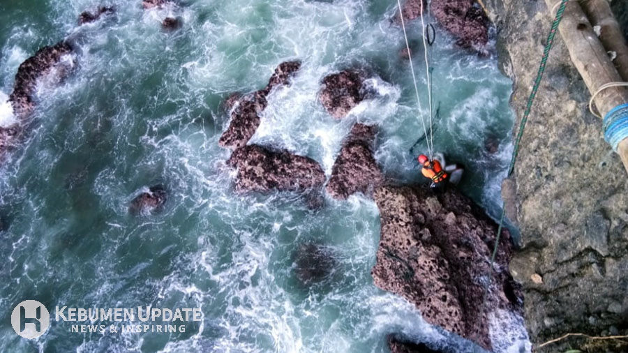 Tim SAR Bertaruh Nyawa, Jasad Pemancing  Berhasil Dievakuasi
