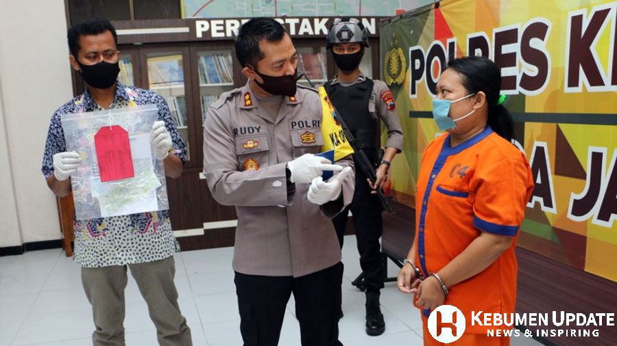 Tersangka saat ini ditahan di Mapolres Kebumen. (Foto: Humas Polres Kebumen)