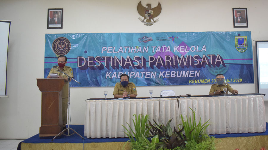 Kepala Disporawisata Kebumen H Azam Fatoni SH MSi memberikan sambutan. (Foto: Istimewa)