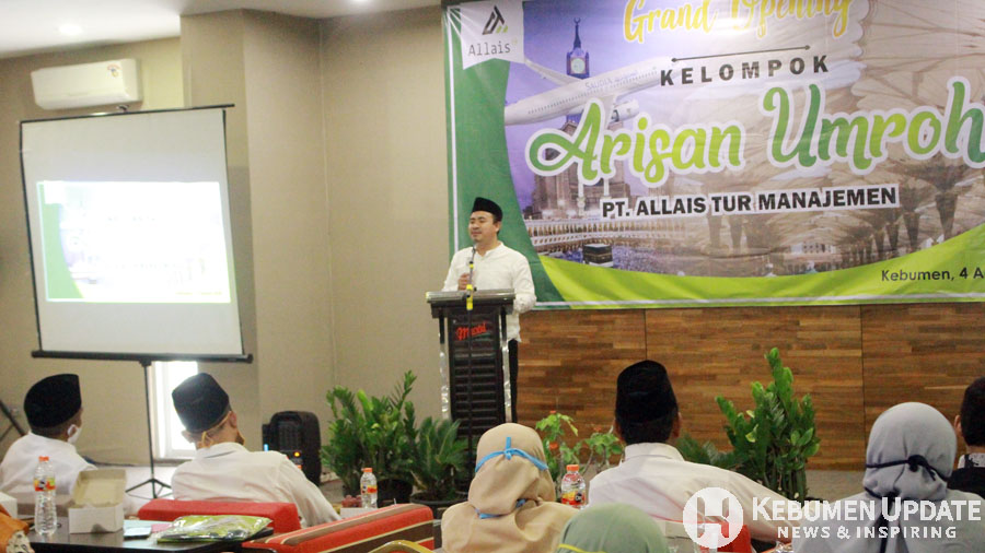 Direktur PT Allais Tur Manajemen Farridan Mukhlas SPdI MEd menyampaikan sambutan. (Foto: Padmo-KebumenUpdate)
