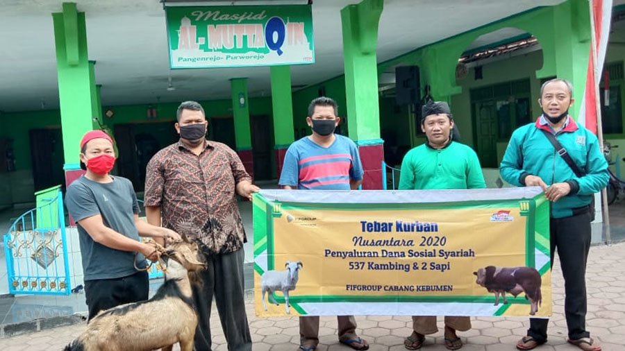Penyaluran hewan kurban di Masjid Al Muttaqin Pangenrejo Purworejo. (Foto: FIFGROUP Cabang Kebumen)