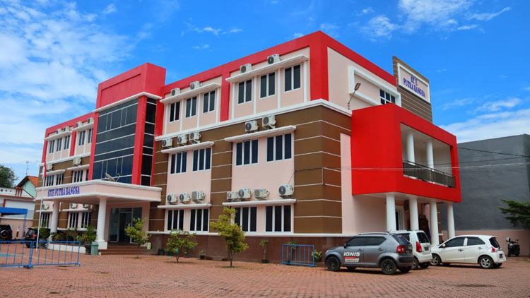 Universitas Putra Bangsa