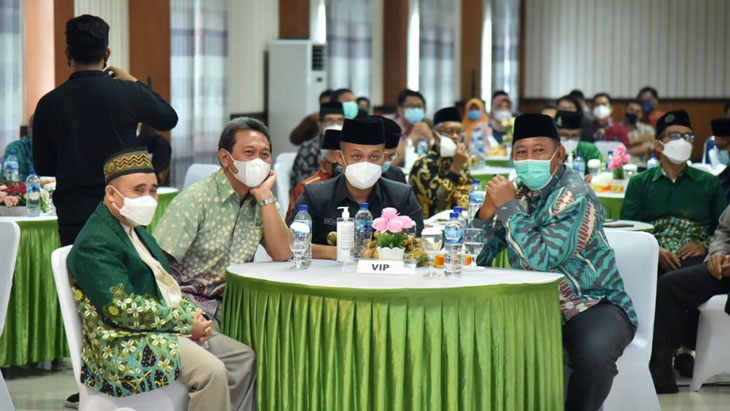 Launching Universitas