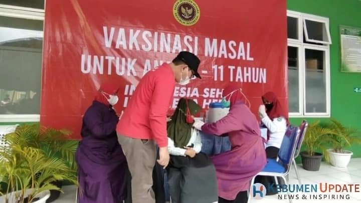 Binda Jateng bersama Puskesmas Ambal Gelar Vaksinasi untuk Anak