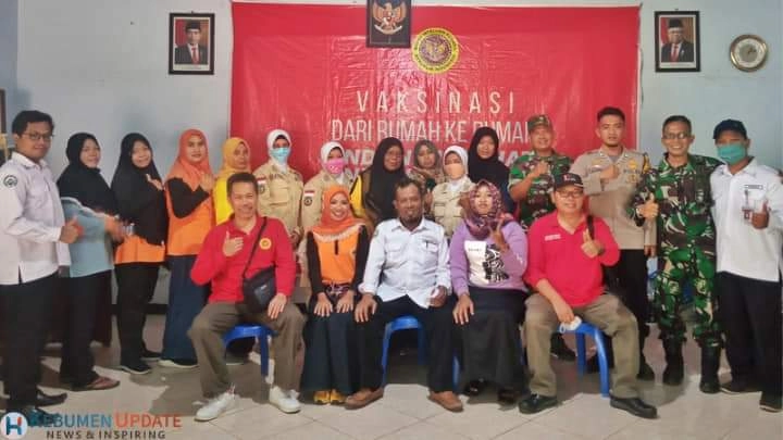 Giliran Warga Desa Purwosari Ikuti Vaksinasi yang Digelar oleh Binda Jateng
