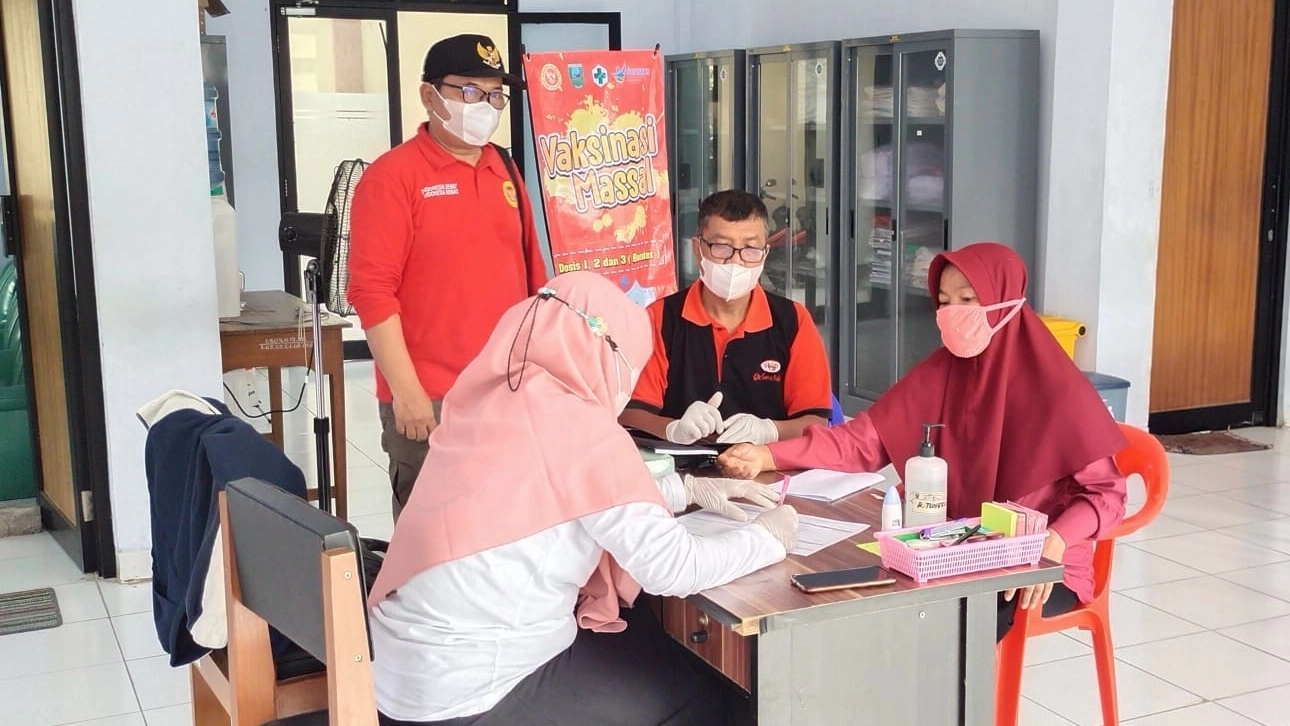 Binda Jateng Bersama Dinkes PPKB Gelar Vaksinasi di Klinik Pengobatan Penyakit Paru