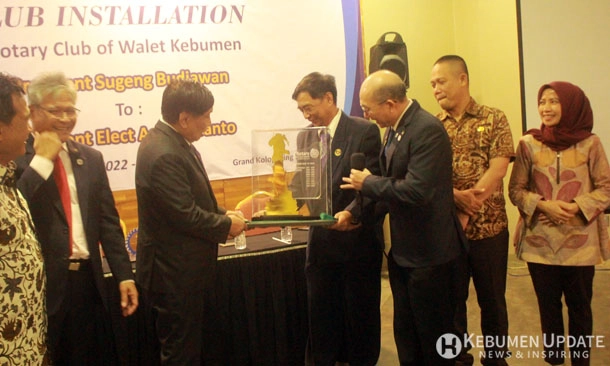 Gantikan Sugeng Budiawan, Agus Susanto President Rotary Club of Walet Kebumen 2022-2023