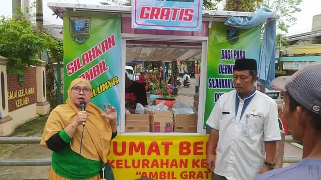 Kelurahan Kebumen Luncurkan Program Jumat Berkah