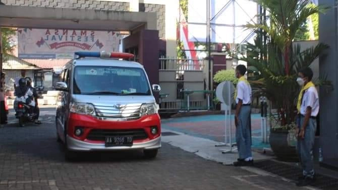 Meriahkan Smansa Home Coming ke-63, PMR dan OSIS SMA N 1 Kebumen Adakan Kegiatan Donor Darah