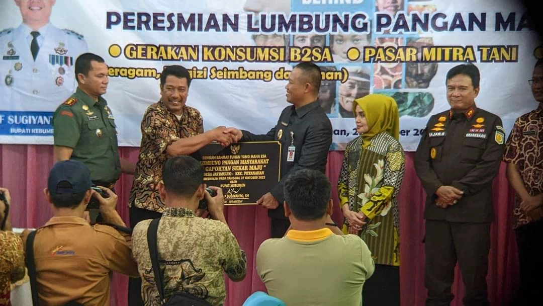 Resmikan 8 Lumbung Pangan Masyarakat Dalam Rangka Hari Pangan Sedunia, Bupati Kebumen: Petani Ora Baen-baen