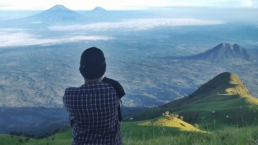 Apa Alasan dari Hobi Mendaki Gunung?