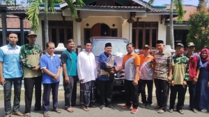 Desa Kabuaran Kecamatan Prembun Terima Bantuan Hibah 1 Unit Mobil dari Warganya
