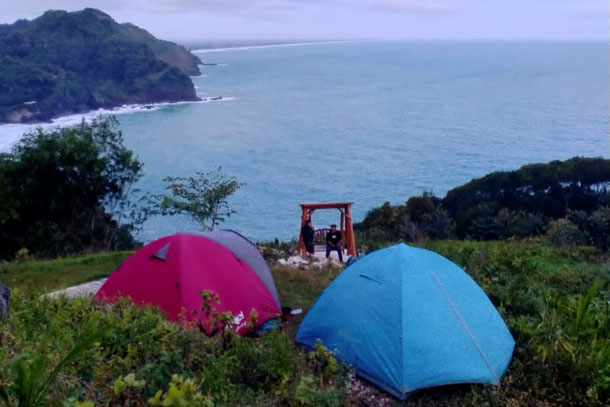 Pantai Surumanis