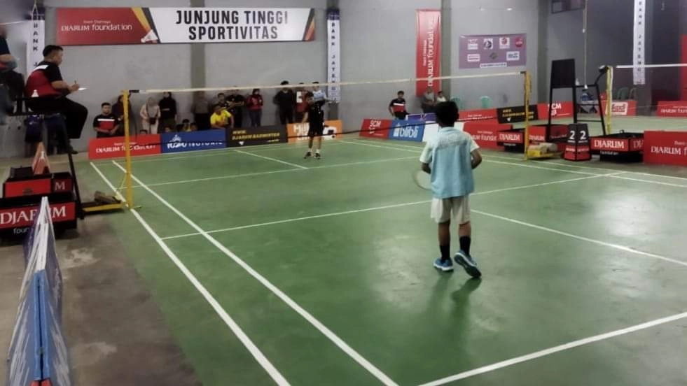 Ketua KONI Kebumen Resmi Membuka Kejuaraan Bulutangkis Bupati Cup 4 Tahun 2022