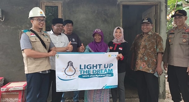 Mbah Suwuh Tinggal di Gubuk Reot