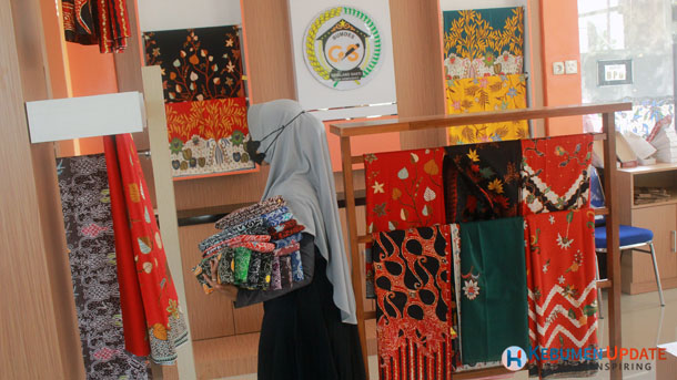 Desa Gemeksekti Berdayakan Pembatik