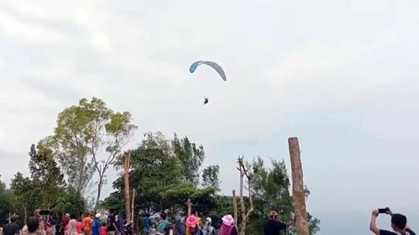 Permainan Paralayang