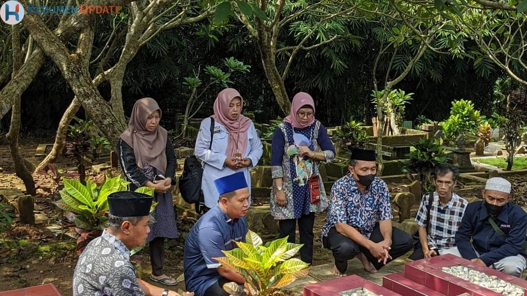 Ziarah Makam Leluhur Jadi Kegiatan Pertama PWI Kebumen Sambut HPN 2023
