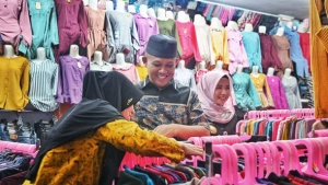 Belanja di Pasar Rakyat