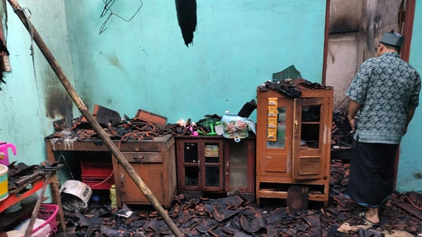 Rumah Terbakar