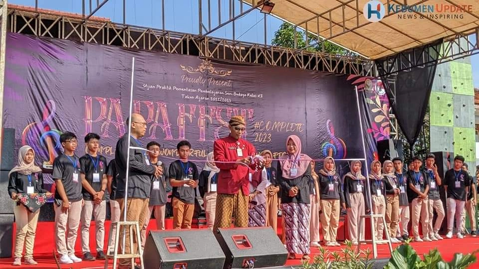 Gunakan Tagar Complete, Papafest SMAN 2 Kebumen Jadi Ajang Pentas Seni Terakhir Kurikulum 2013