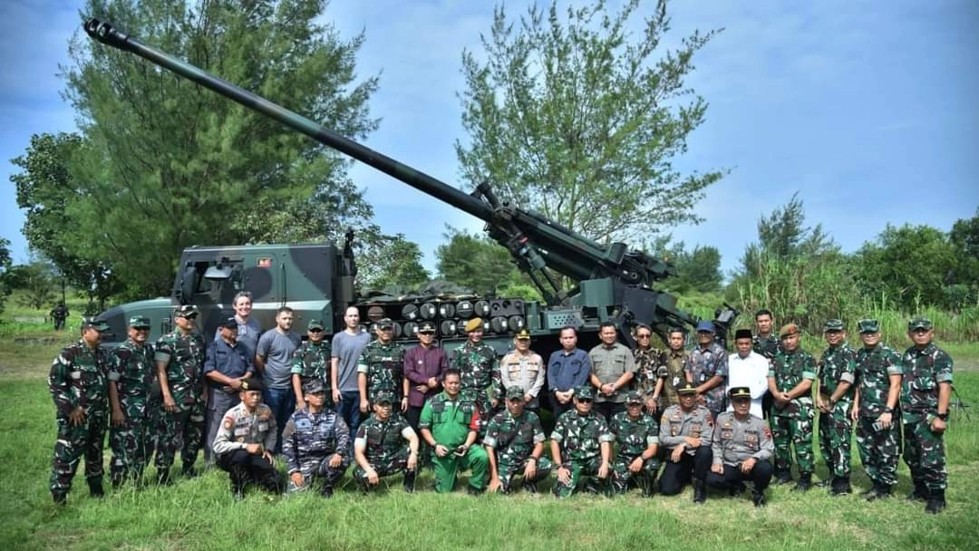 Ini Penampakan Meriam Caesar 155 yang Diujicobakan di Pantai Setrojenar