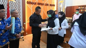 Lolos Seleksi, Bupati Serahkan SK Pengangkatan PPPK untuk 107 Nakes
