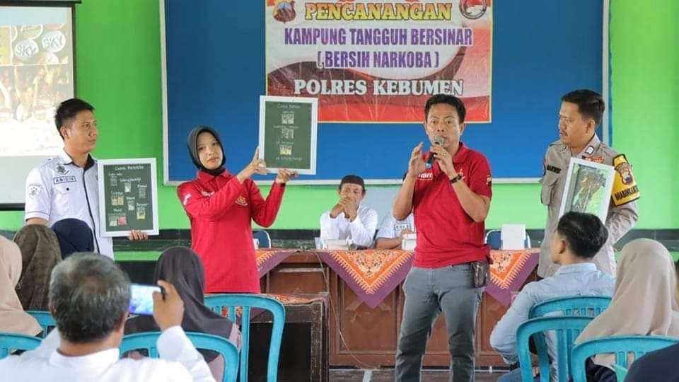 Perangi Narkoba, Polres Kebumen Resmikan Desa Candiwulan Sebagai Kampung Tangguh Bersinar