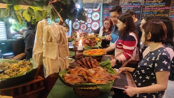 Pengalaman Saya Menikmati Menu Ndeso di D’Kambodja Heritage Milik Anne Avantie