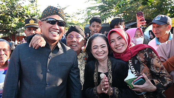 Kirab  budaya padepokan sehat medika