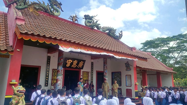 Kelenteng Kong Hwie Kiong