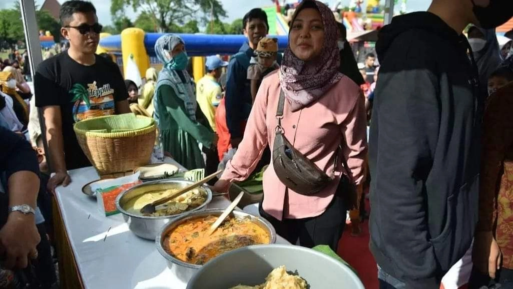 Ada 10.000 Porsi Makanan Gratis saat Pesta Rakyat di Alun-alun Kebumen, Apa Saja?
