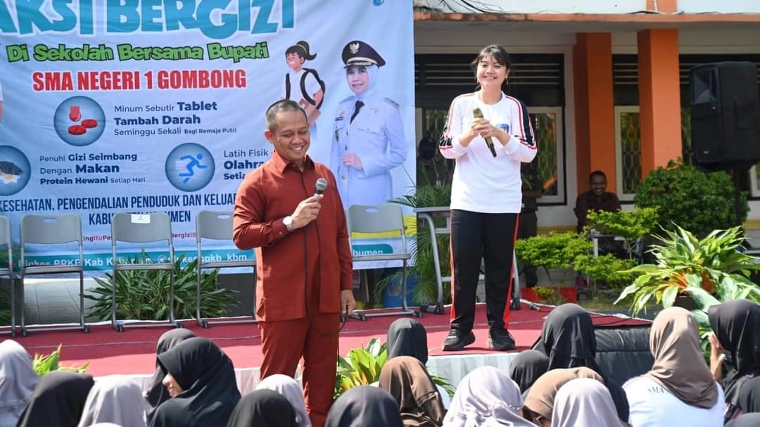 Berani Bertanya ke Bupati, Pelajar SMA Negeri 1 Gombong Mendapat Hadiah