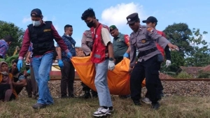 Pulang Dari Pasar, Pejalan Kaki Tertemper Kereta Joglosemarkerto