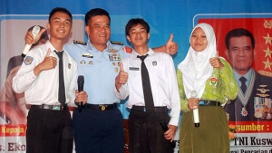 Kepala Basarnas Marsdya TNI Kusworo Mengajar di SMAN 1 Gombong