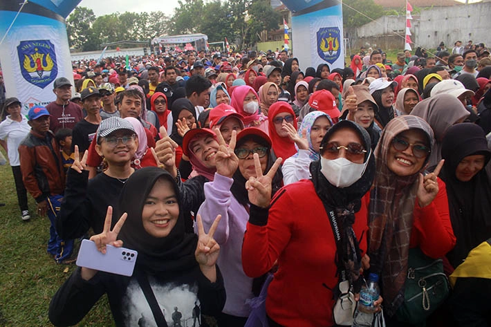 Berita Foto: Jalan Sehat HUT ke-60 SMA Negeri 1 Gombong