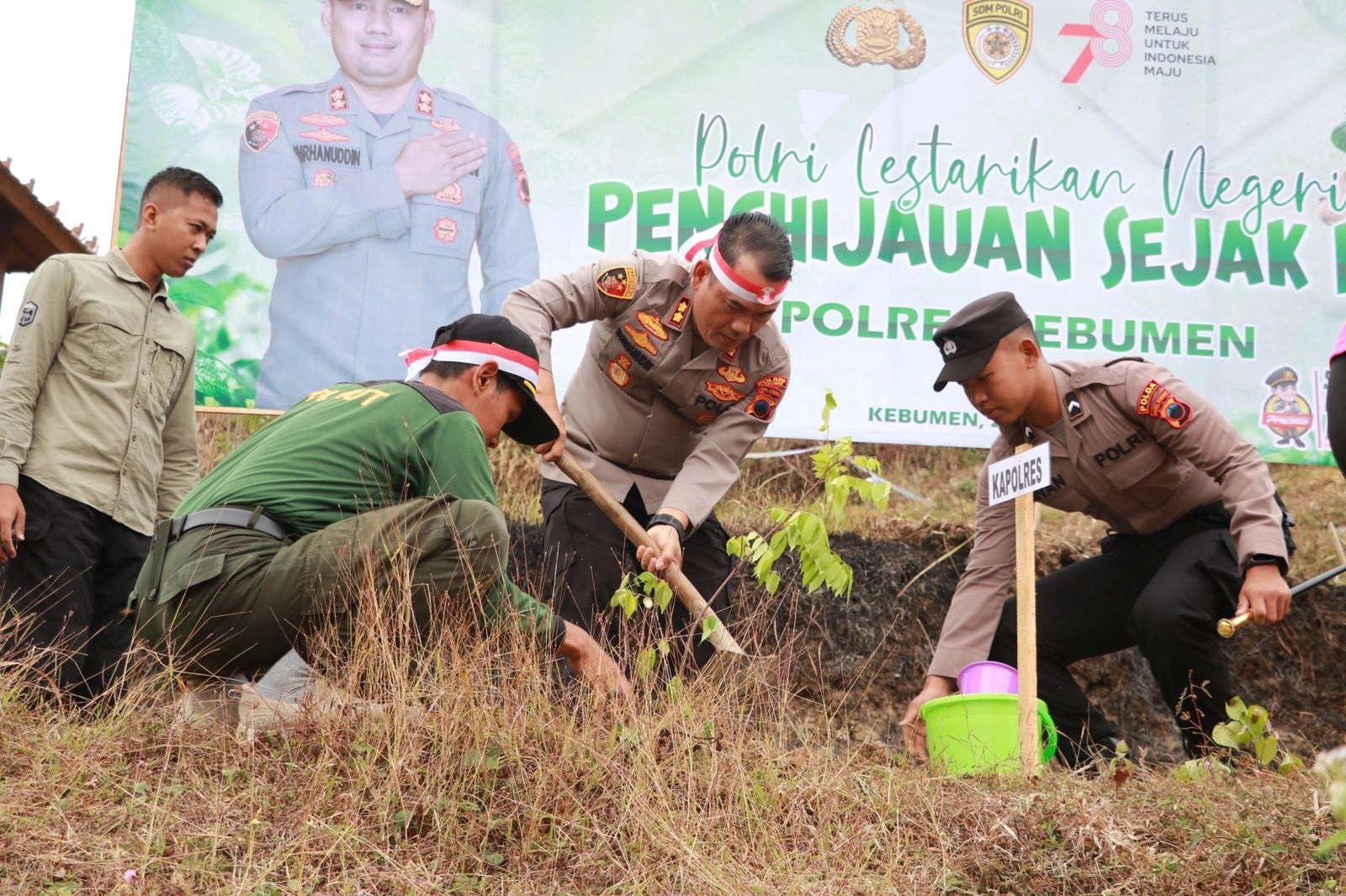 Polres Kebumen Tanam 1.000 Pohon