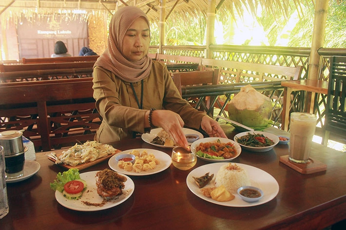 Kampung Lukulo Cafe & Resto