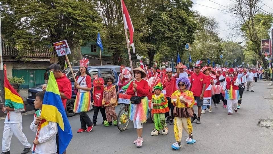 Meriahnya Jalan Sehat Kelurahan Kebumen dengan Hadiah Utama 1 Sepeda Listrik