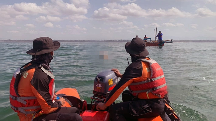 Nelayan Terjatuh di Muara Logending