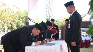 Bupati Kebumen Rotasi Sekda Ahmad Ujang Sugiono