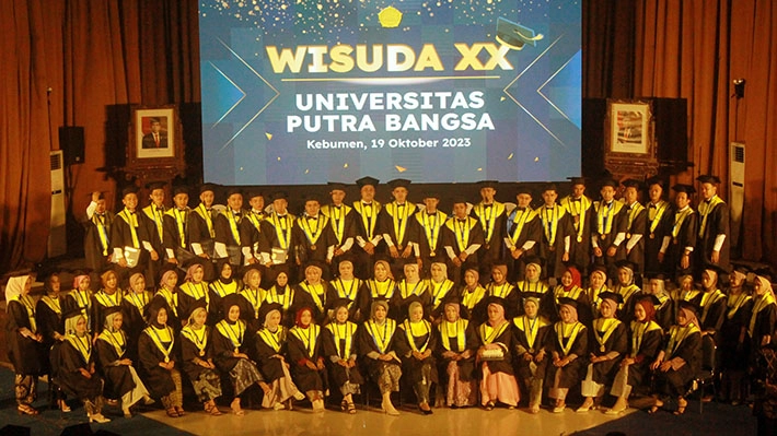 Wisuda XX Universitas Putra Bangsa