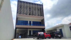 Front One Hotel Gombong