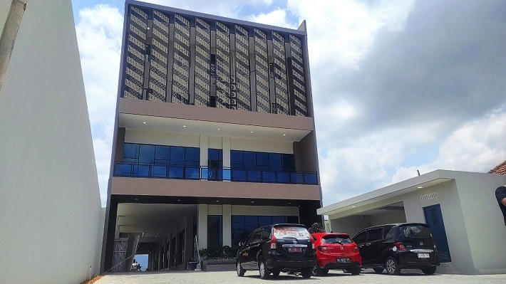 Front One Hotel Gombong