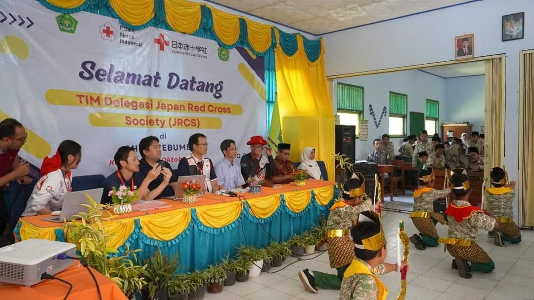 Palang Merah Jepang (JRCS) Kunjungi Desa dan Sekolah di Kebumen
