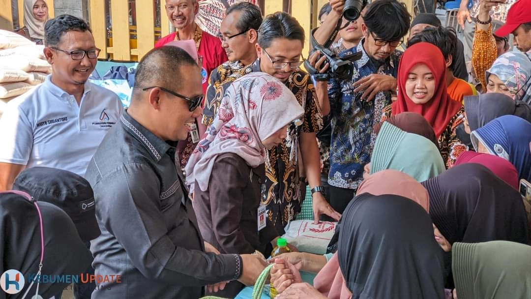 Pasar Murah di Kantor Kecamatan Kebumen Diserbu Warga