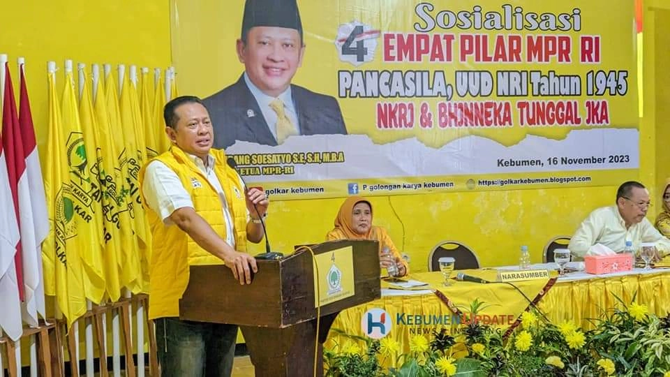 Temui Kader dan Caleg Partai Golkar, Bambang Soesatyo Beri 6 Unit Motor